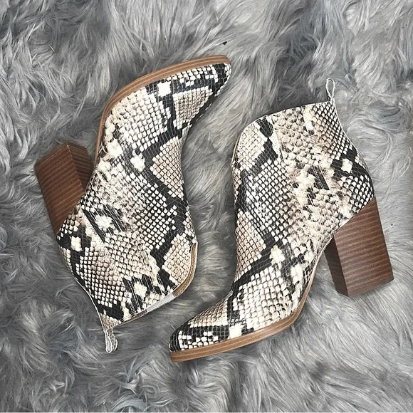 MARC FISHER NWOB ANNABEL WESTERN HEELED SNAKESKIN BOOTIE - Picture 2 of 9